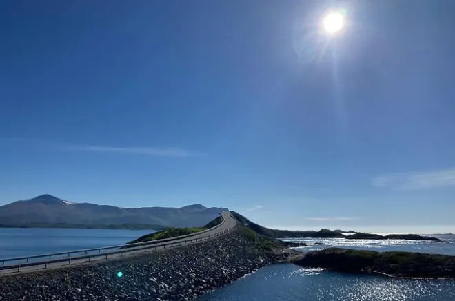Atlantikstraße ab Ålesund: Über das Meer fahren