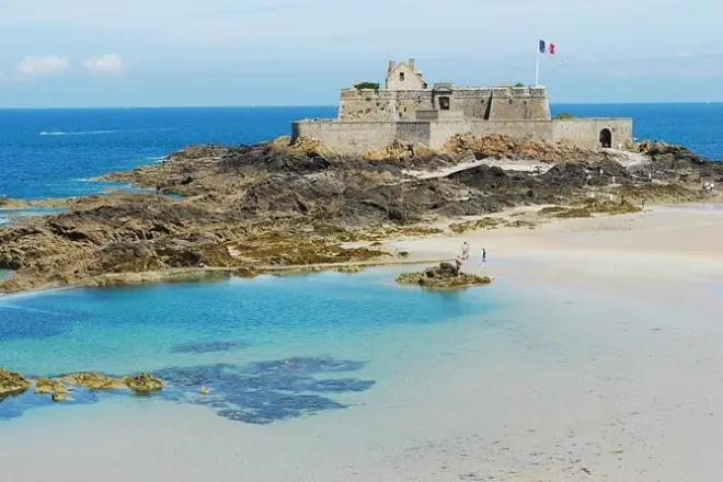 Saint Malo privado a pie: Murallas, casco antiguo y castillo
