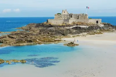 Saint Malo privado a pie: Murallas, casco antiguo y castillo