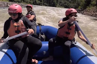 Rafting sur la rivière Kiulu près de Kota Kinabalu, rapides faciles