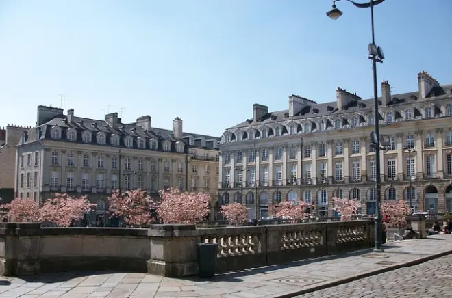 Recorrido privado a pie por Rennes: Calles medievales con guía local