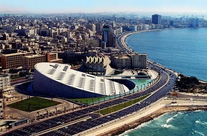 Alexandria tour: Roman sites and Mediterranean landmarks