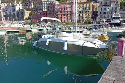 Barco pela costa de Amalfi com paradas de Vietri a Positano