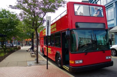 Feel the city’s energy from an open-top double decker bus in pittsburgh. see pnc park, duquesne incline, and more with a live guide. includes map and climate control.
