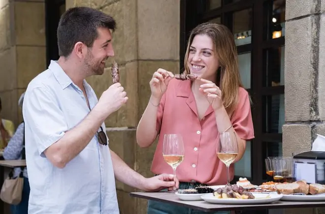 Dégustation de pintxos et vins espagnols dans le vieux Bilbao