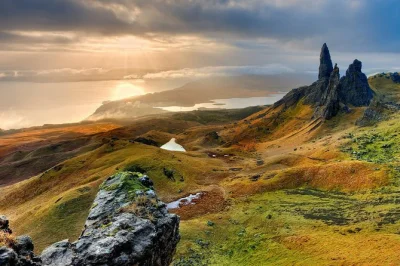 Wake up to misty lochs, rugged highland peaks, and the isle of skye’s wild beauty on this 3-day journey from edinburgh with a local guide and flexible stays.