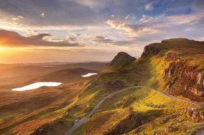 Feel the wild beauty of glencoe, isle of skye cliffs, and eilean donan castle on a 4-day highlands tour from edinburgh. includes small group travel and breakfast.