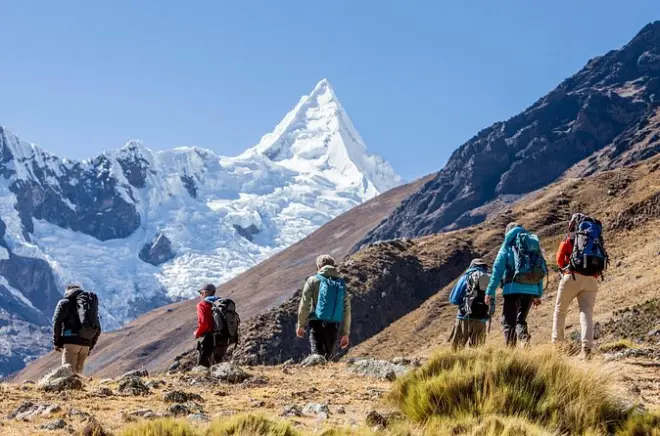 Trekking 13 giorni da Huaraz: Alpamayo e valle Santa Cruz