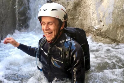 Canmore, heart creek, canyoning débutant avec guides locaux, descente en rappel, équipement inclus, aventure nature accessible.