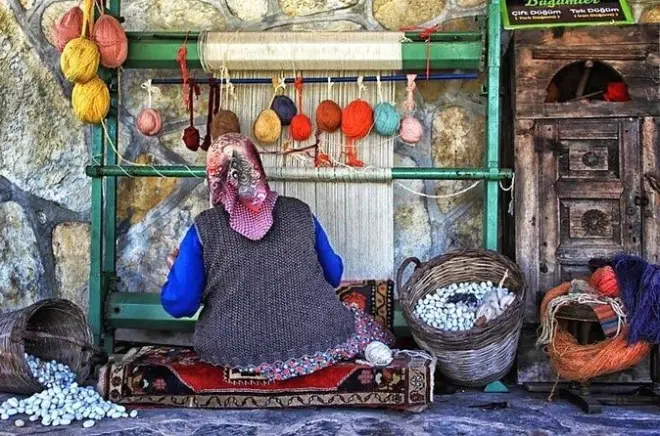 Turkish Carpet Weaving Class from Bodrum: Learn in Etrim Village