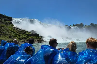 Cataratas del Niágara con paseo en barco Maid of the Mist incluido