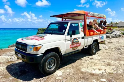 Erlebe eine 6-stündige küstentour auf barbados im offenen fahrzeug mit lokalem mittagessen, hausgemachten snacks und stopps bei cherry tree hill und beachy head. abholung inklusive.