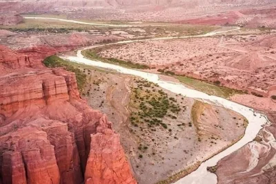 Feel the wild colors of quebrada de las conchas, taste cafayate’s torrontés wine, and explore small towns—all with pickup and a local guide from salta.