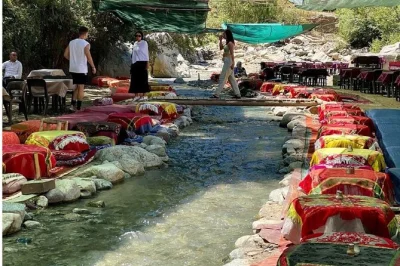 Verlass marrakesch für einen tag in den atlasbergen, wandere zu den setti fatma wasserfällen, genieße minztee bei einer berberfamilie und ein mittagessen am fluss. abholung inklusive.