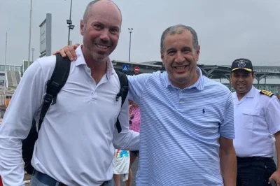 Von spanien nach marokko mit der schnellen fähre, durch tangiers kasbah und medina schlendern, die hercules-höhlen entdecken und marokkanisches mittagessen genießen – privater guide und tickets i