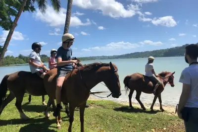 Port Vila: Equitazione tra foresta pluviale e spiagge incantevoli