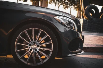 Chegue em roma sem estresse com transfer privado do aeroporto, encontre seu motorista no fiumicino e vá direto para seu hotel ou porto de cruzeiro em carro limpo e licenciado.