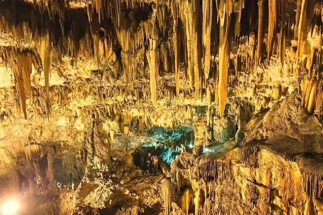 Drogarati Cave & Melissani Lake tour from Argostoli