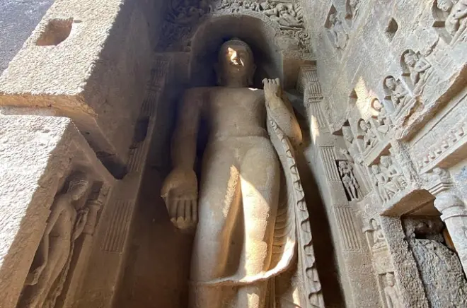 Kanheri Caves tour Mumbai: Buddhist site with guide