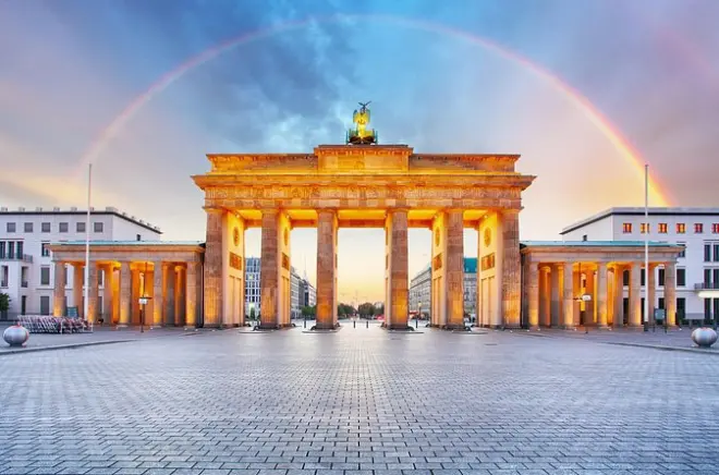 Private Transfer Vienna to Berlin: 2-Hour Sightseeing Stop