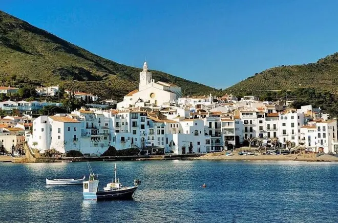 Dalí Museum & Costa Brava tour: 2-hour guided visit