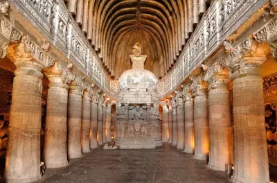 3 Tage zu den Ajanta- und Ellora-Höhlen ab Pune, UNESCO-Stätten