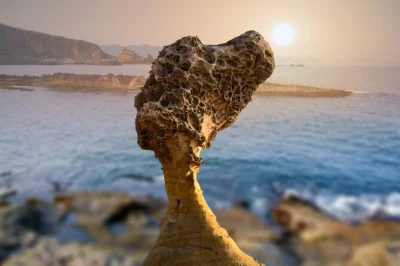 Wander jiufen’s lantern-lit alleys, walk yehliu’s wild rock coast, and see shifen waterfall on a private day trip from taipei with pickup and local insights.