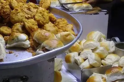 Pune Street Food Verkostung zu Fuß: 8 Gerichte in 2,5 Stunden