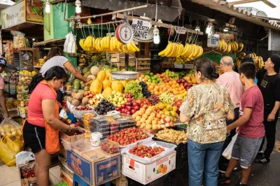 Desperte seus sentidos em lima com uma aula prática de culinária peruana, tour guiado pelo mercado local e degustação de frutas exóticas. inclui instruções do chef e refeições.