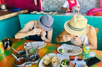Erlebe cabo san lucas authentisch: 5 familiengeführte lokale mit vollen portionen, mezcal-verkostung und zwei guides. inklusive getränke.
