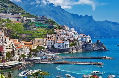 Traslado privado de Amalfi para Nápoles: Retirada porta a porta
