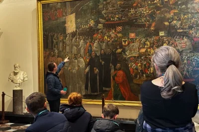 Plongez dans l’histoire polonaise au château et à la cathédrale de wawel à krakow. explorez les appartements royaux avec un guide local et profitez d’un accès coupe-file.