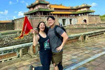 Découvrez la cité impériale de hue, traversez le col de hai van, savourez la cuisine locale et visitez la tombe de khai dinh lors d’une excursion privée au départ de da nang avec prise en charg
