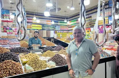 Tour por Karachi: Mazar-e-Quaid y playa Clifton en un día completo