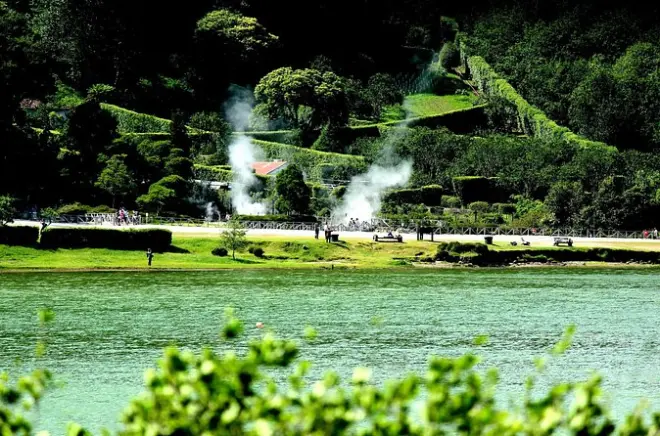 Furnas Volcano 4x4 Tour: Thermal Springs & Tea Plantation