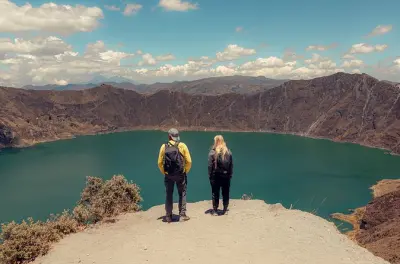 Quilotoa-Lagune Tour von Baños nach Quito: Wanderung und Kajak