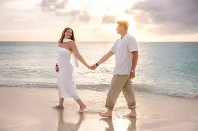 Aruba Sunset Photoshoot: Candid Golden Hour Portraits