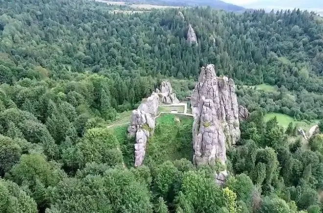 Carpathians & Tustan castle from Lviv: Full-day nature tour