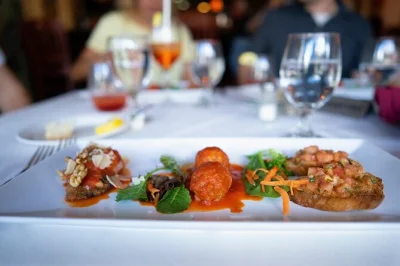 Sample sarasota’s downtown food scene, hear local stories, and explore city history on a guided walking tour with tastings—includes all bites and a friendly guide.