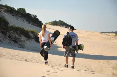 Sandboard au Mozambique : Apprenez à glisser sur les dunes