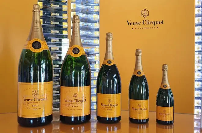 Private Champagne tour Reims: 6 big houses with tastings