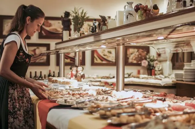 Deutscher Abend mit Dinner & Folklore-Show ab Gramado