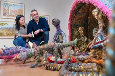 Aboriginal Art Galleries Tour in Alice Springs with Guide