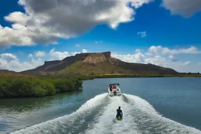 Bootstour in Spanish Waters mit Schwimmstopp und Boarding