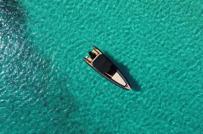 Private Boat Tour Paros: Despotiko, Antiparos & Blue Lagoon