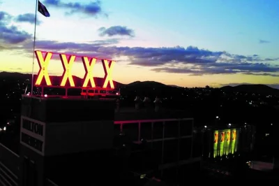 Get behind the scenes at brisbane’s iconic xxxx brewery, walk the production floor, taste fresh beers, and try pouring your own pint—includes tastings and guide.