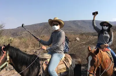 Cavalgada em Los Capulines: Guias locais e trilhas naturais