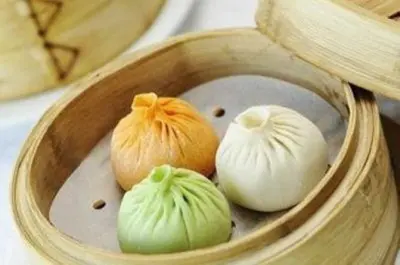 Cena dim sum a Guangzhou con crociera serale sul fiume Pearl