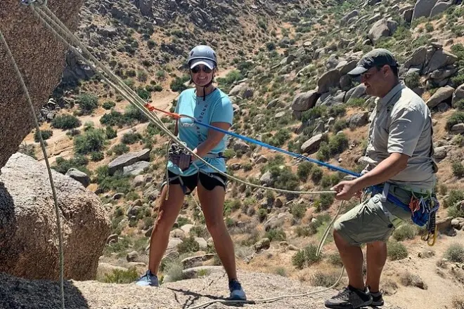 Rappelling Adventure in Scottsdale: Hike & Descend