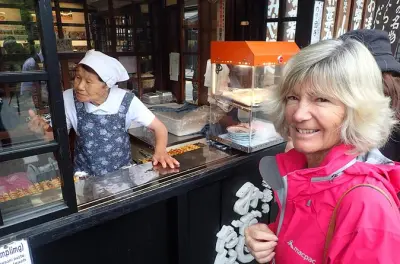 Takayama cibo locale: Degustazione a Sanmachi Suji con guida